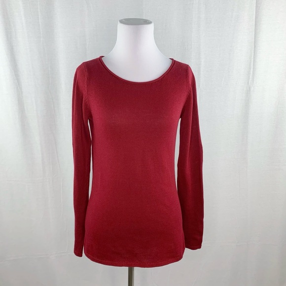 Old Navy Sweaters - Old Navy red pullover crewneck sweater